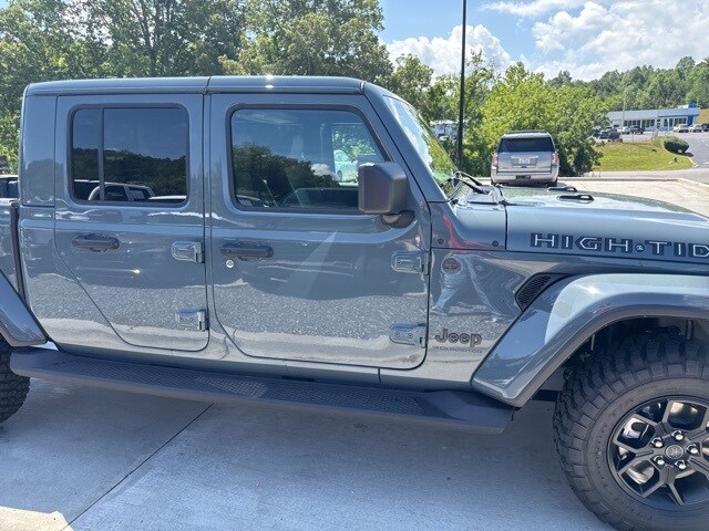 2025 Jeep Gladiator Sport photo 3