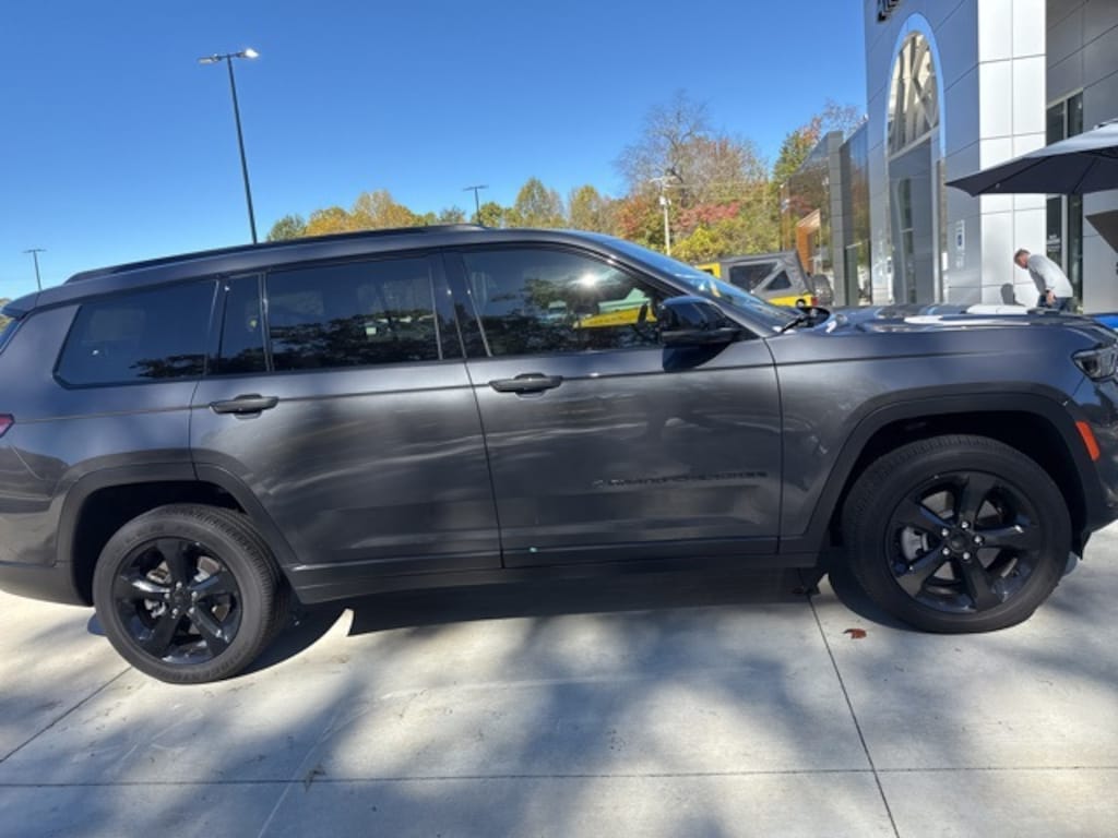 Used 2025 Jeep Grand Cherokee L Altitude X 4X4 SUV