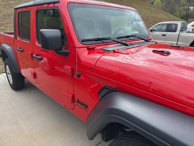 Used 2023 Jeep Gladiator Sport S with VIN 1C6HJTAGXPL584839 for sale in Franklin, NC