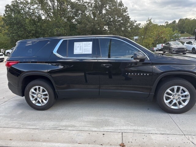 2021 Chevrolet Traverse LS photo 4