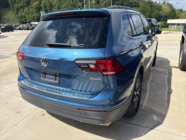 2019 Volkswagen Tiguan SEL R-Line photo 4