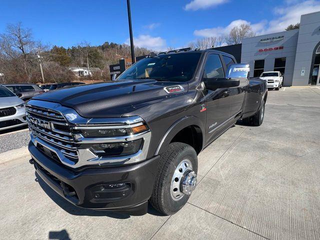 2025 RAM 3500 Limited - Photo 8