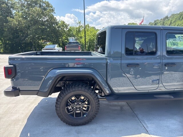 2025 Jeep Gladiator Sport photo 4