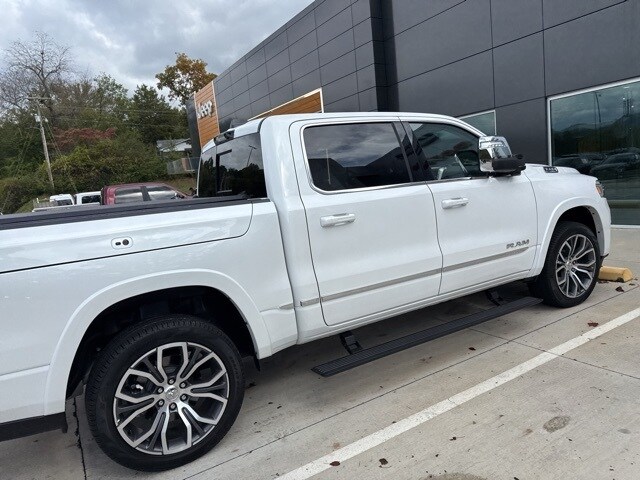 2025 Ram 1500 photo 3