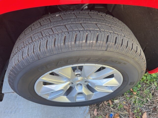 2025 Chevrolet Silverado 1500 Custom photo 2