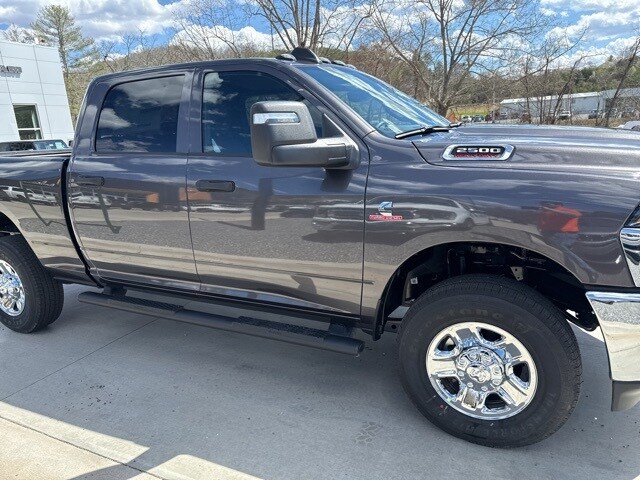 2025 Ram 2500 Tradesman photo 3