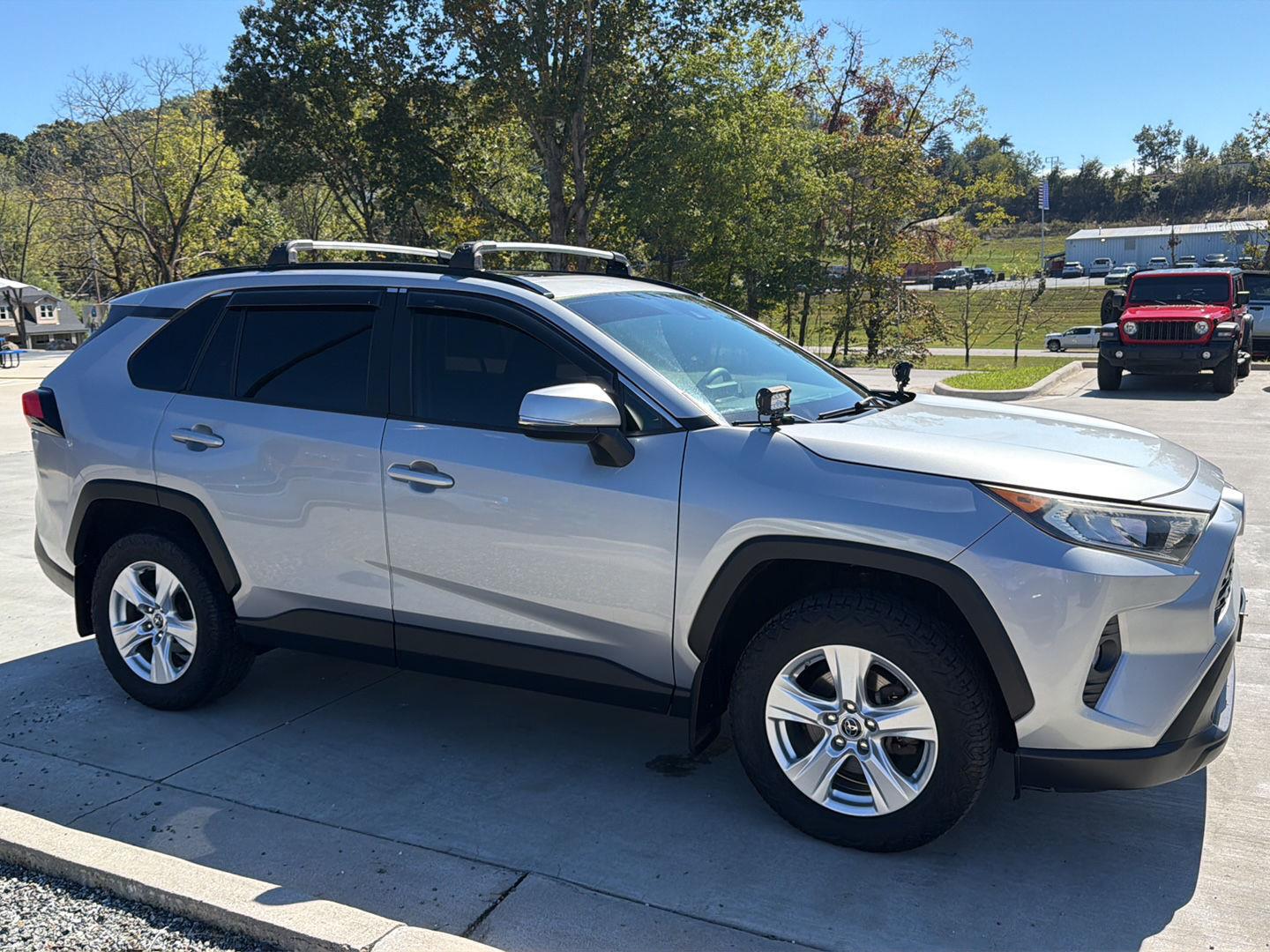 Used 2019 Toyota RAV4 XLE with VIN JTMP1RFV8KD025338 for sale in Franklin, NC