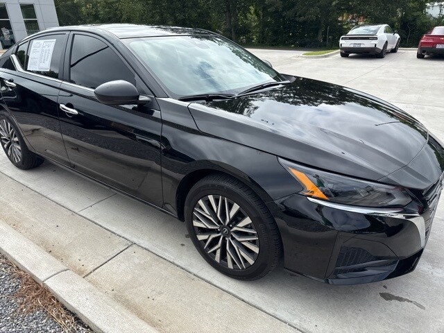 2024 Nissan Altima 2.5 SV photo 2