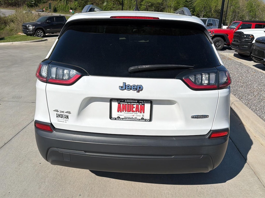 Used 2021 Jeep Cherokee Latitude SUV