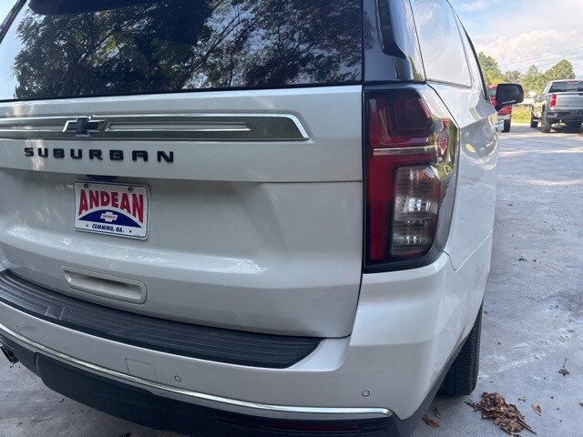 2021 Chevrolet Suburban High Country photo 2
