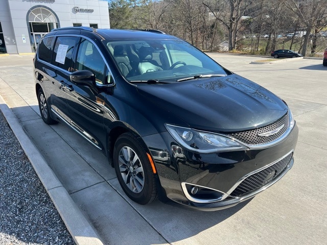2020 Chrysler Pacifica Touring L Plus's photo