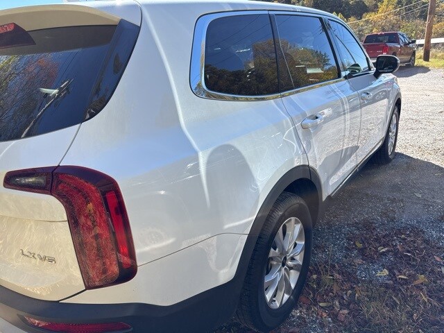 2020 Kia Telluride LX photo 3