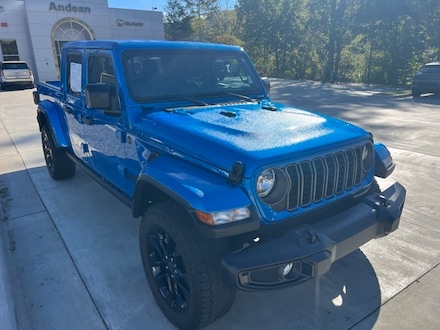2025 Jeep Gladiator Nighthawk Truck