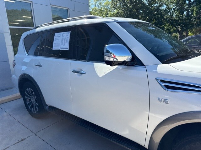 2017 Nissan Armada SL photo 3