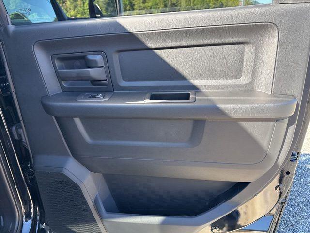 2026 RAM 3500 Chassis Tradesman - Photo 23