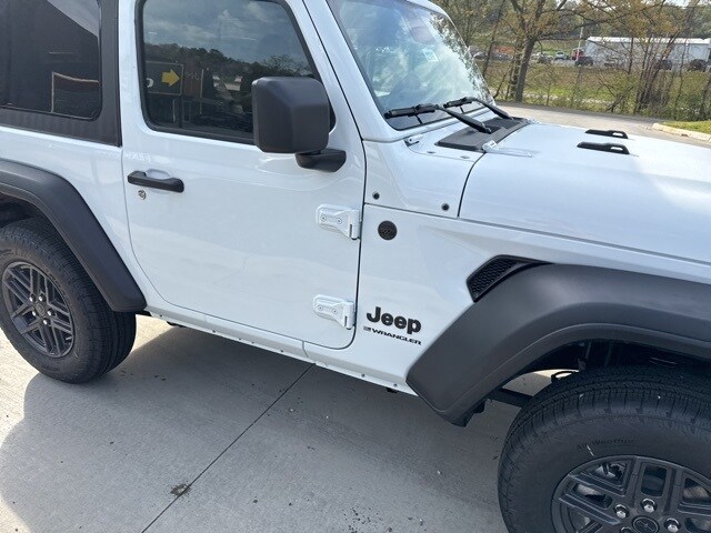 2025 Jeep Wrangler Sport S photo 3