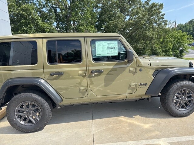 2025 Jeep Wrangler Sport S photo 4