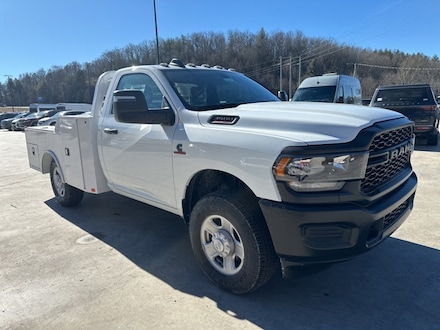 2024 Ram 3500 Chassis Cab 3500 TRADESMAN CHASSIS REGULAR CAB 4X4 60' CA Pickup