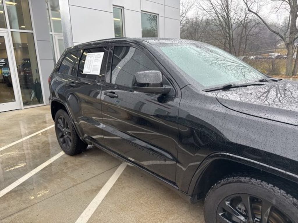 Used 2020 Jeep Grand Cherokee Altitude SUV