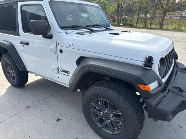 2025 Jeep Wrangler Sport S photo 2