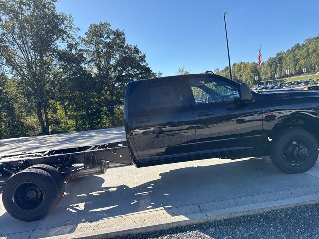 2026 Ram 3500 Tradesman photo 3