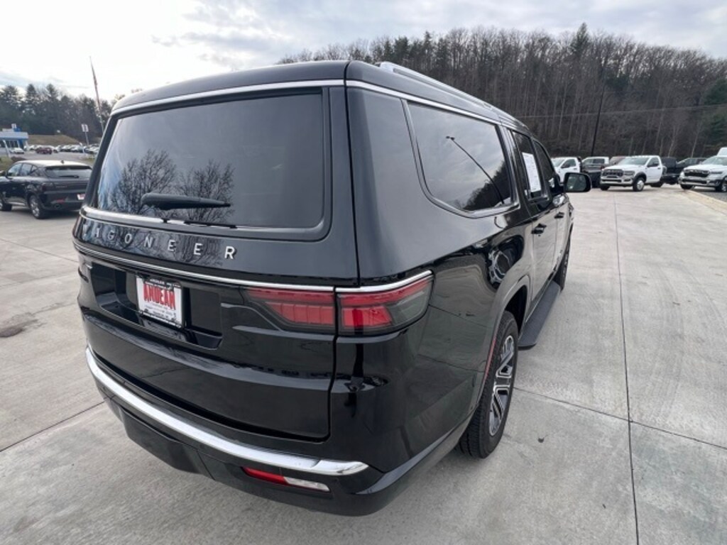Used 2024 Jeep Wagoneer L Series II SUV