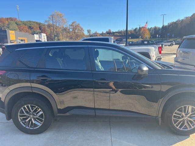 2021 Nissan Rogue S photo 2