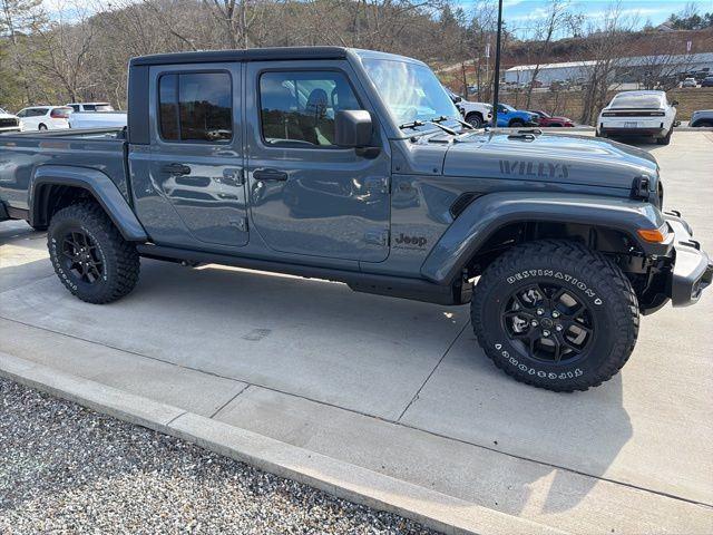 View vehicle photo 2