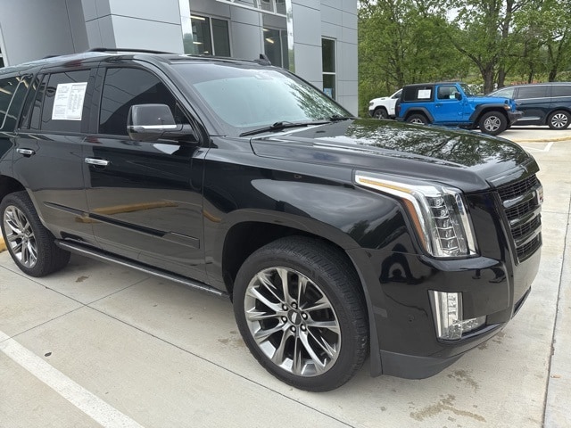 Used 2019 Cadillac Escalade Premium Luxury with VIN 1GYS4CKJ1KR327150 for sale in Franklin, NC