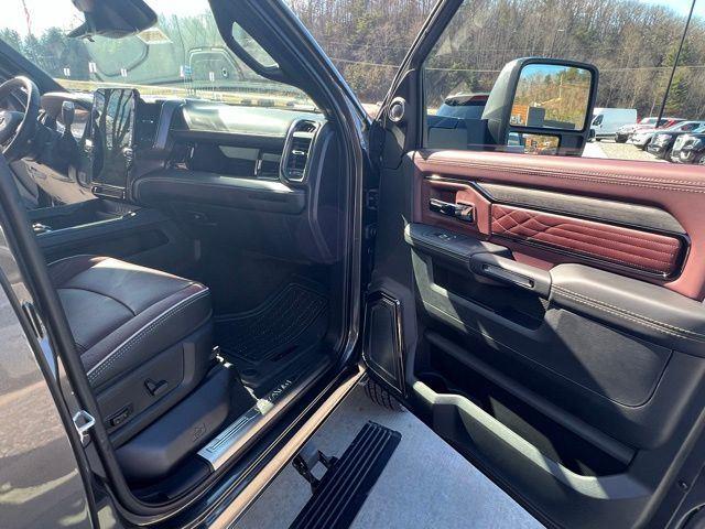 2025 RAM 3500 Limited - Photo 30