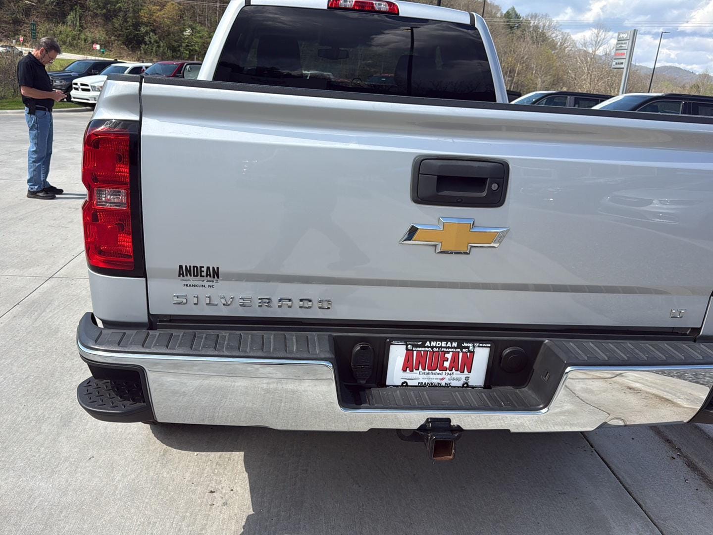 View vehicle photo 7