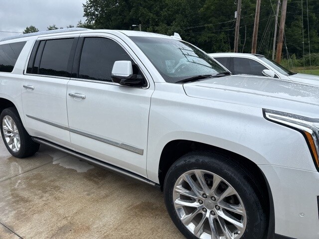 2019 Cadillac Escalade ESV Premium Luxury photo 2