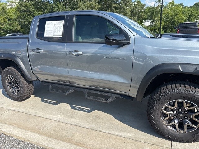 2025 Chevrolet Colorado ZR2 photo 3
