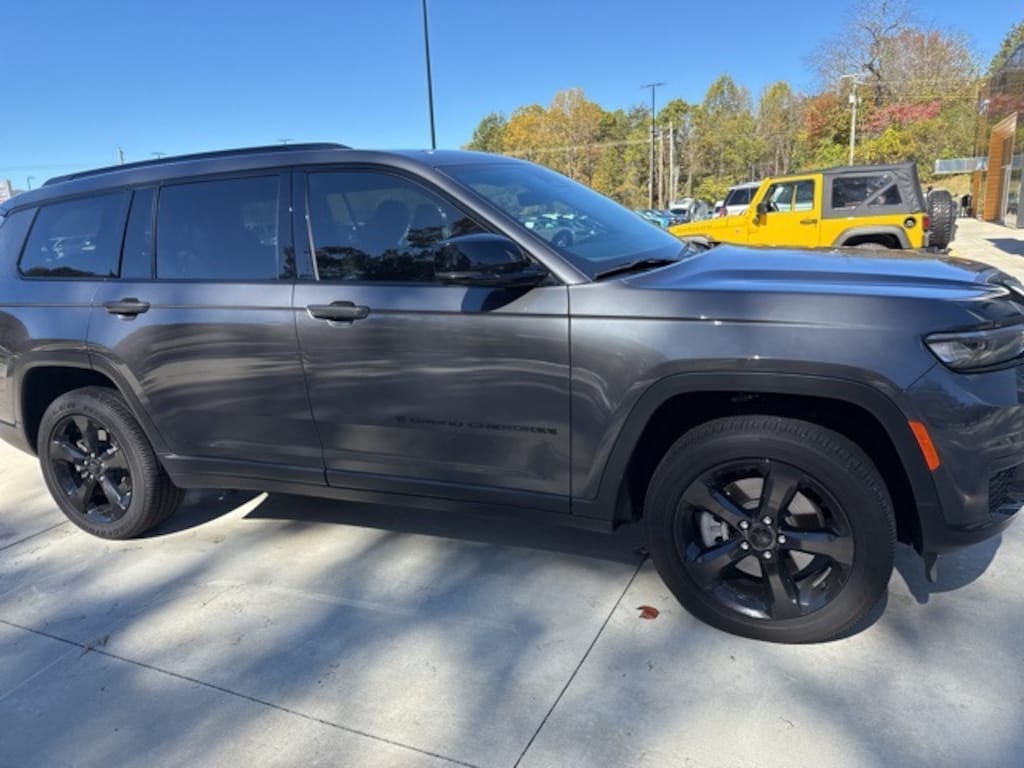 Used 2025 Jeep Grand Cherokee L Altitude X 4X4 SUV