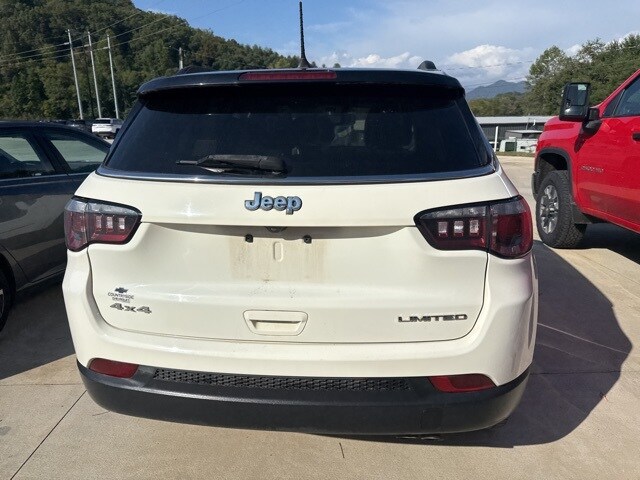 2018 Jeep Compass Limited photo 2