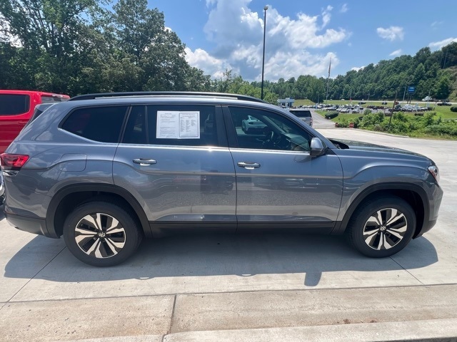 Used 2024 Volkswagen Atlas SE with VIN 1V2DR2CA0RC516716 for sale in Franklin, NC