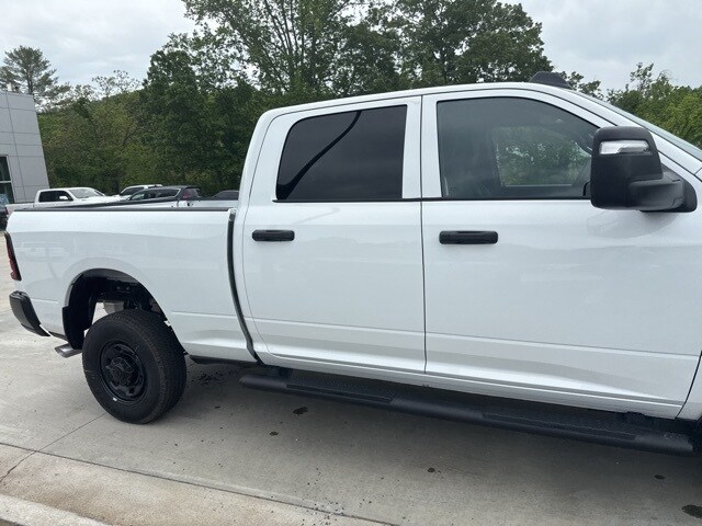2025 Ram 2500 Tradesman photo 4
