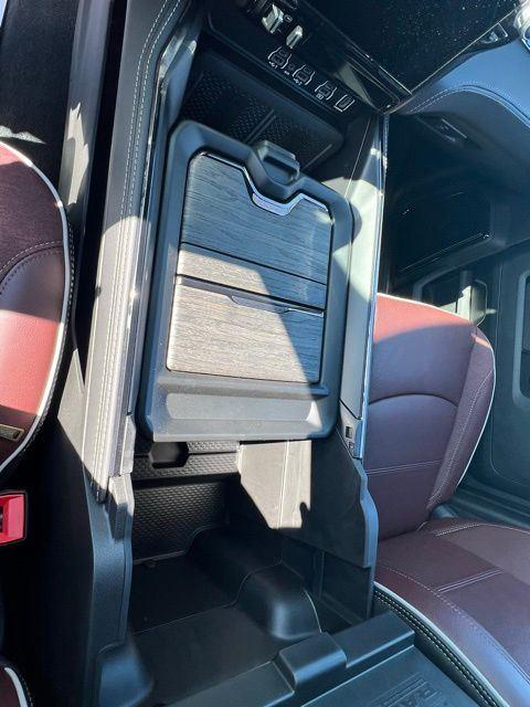 2025 RAM 3500 Limited - Photo 17