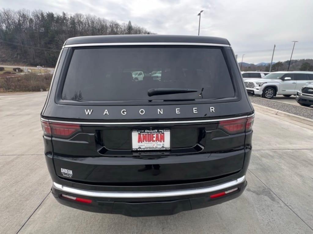 Used 2024 Jeep Wagoneer L Series II SUV