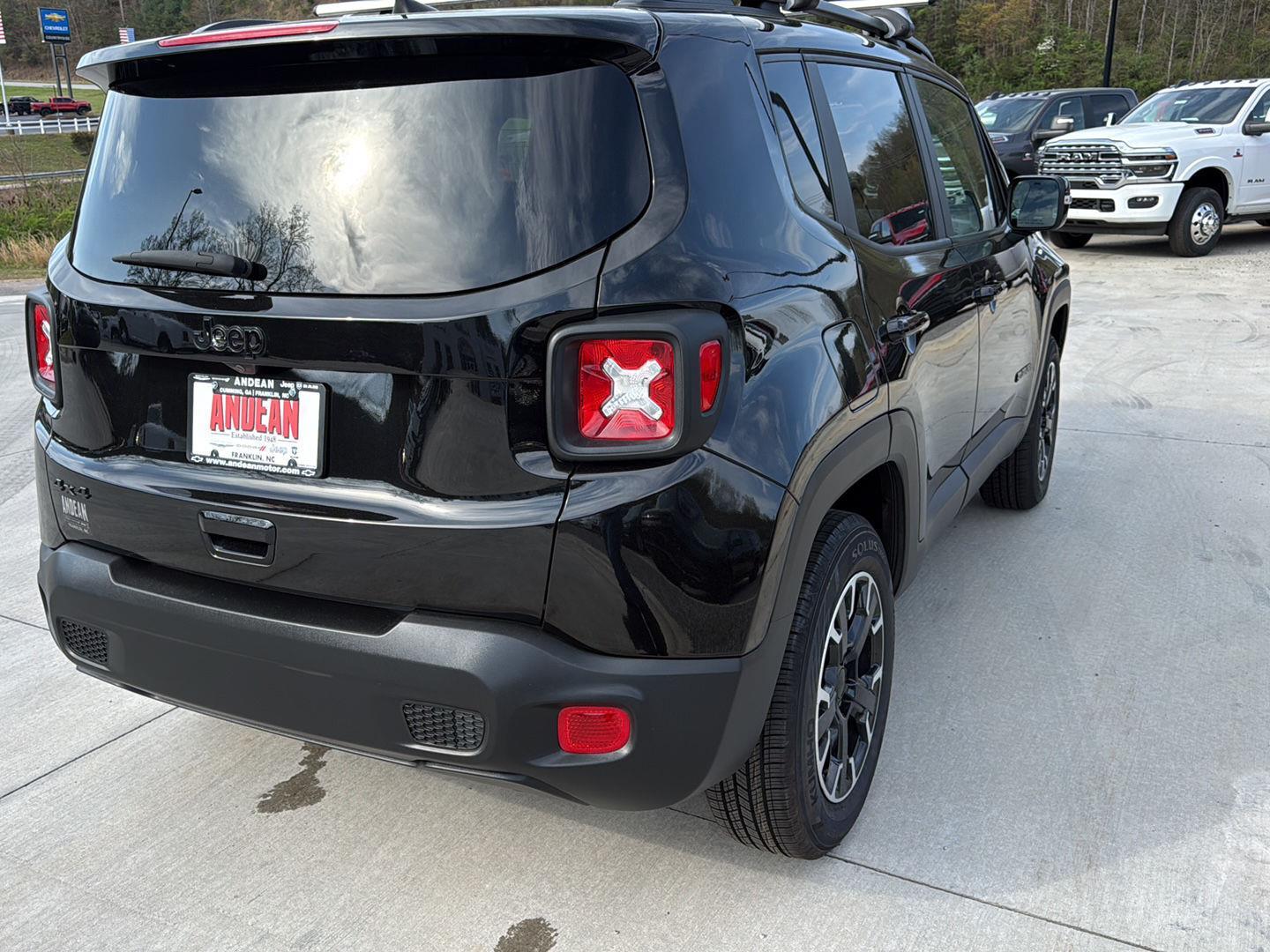 View vehicle photo 6