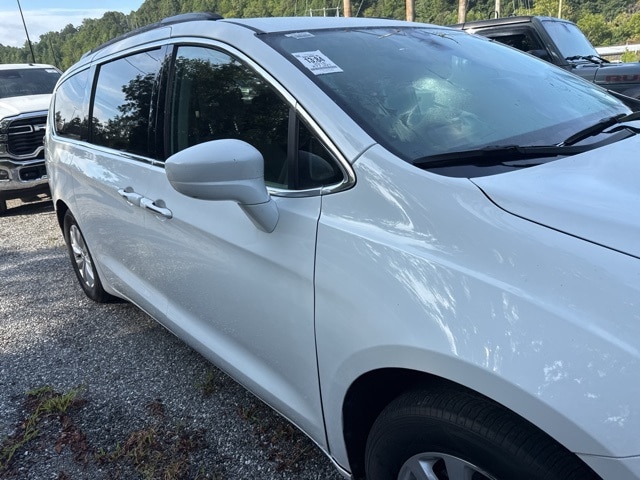 Used 2018 Chrysler Pacifica Touring Plus with VIN 2C4RC1FG4JR132016 for sale in Franklin, NC