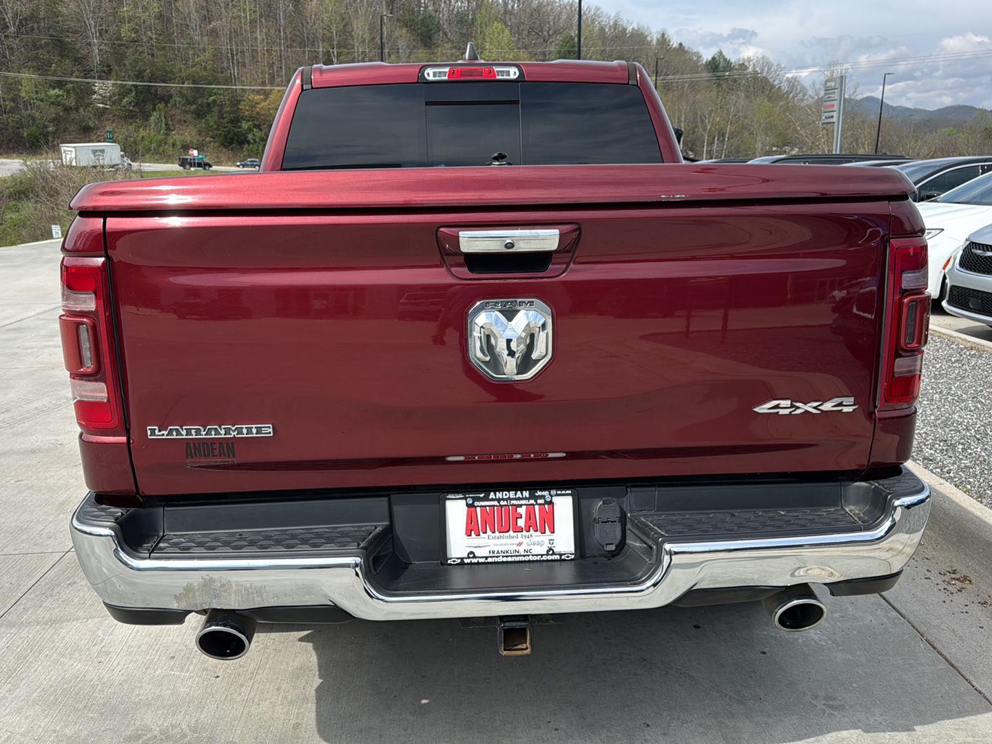 View vehicle photo 6