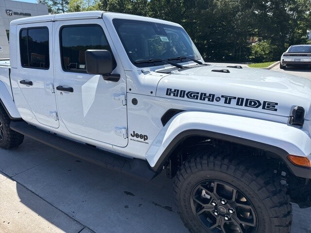 2025 Jeep Gladiator Sport photo 2