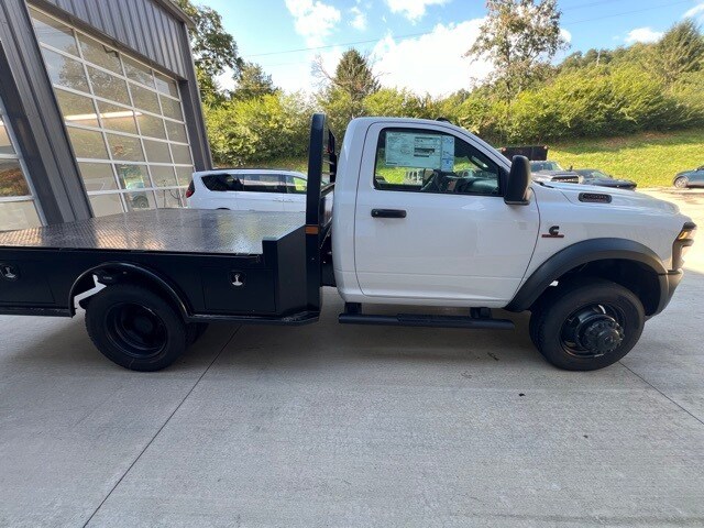 2026 Ram 5500 Tradesman photo 2