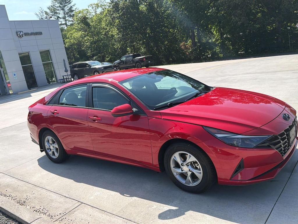 Used 2023 Hyundai Elantra SE Sedan