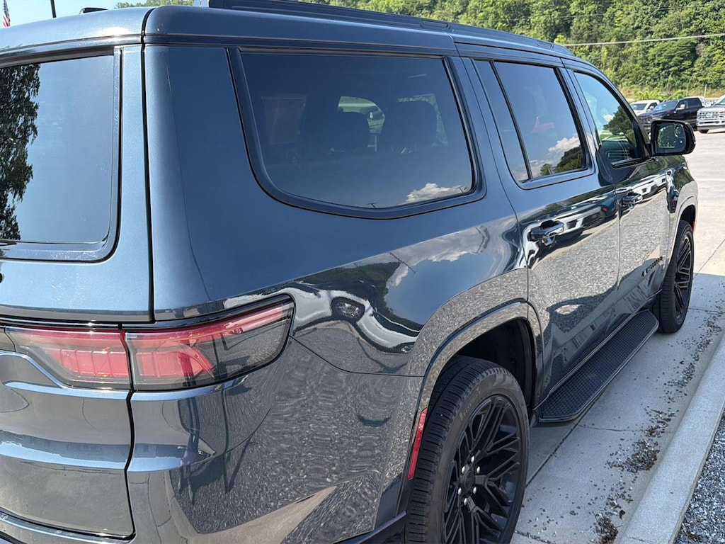 Used 2025 Jeep Wagoneer Series II Carbide SUV