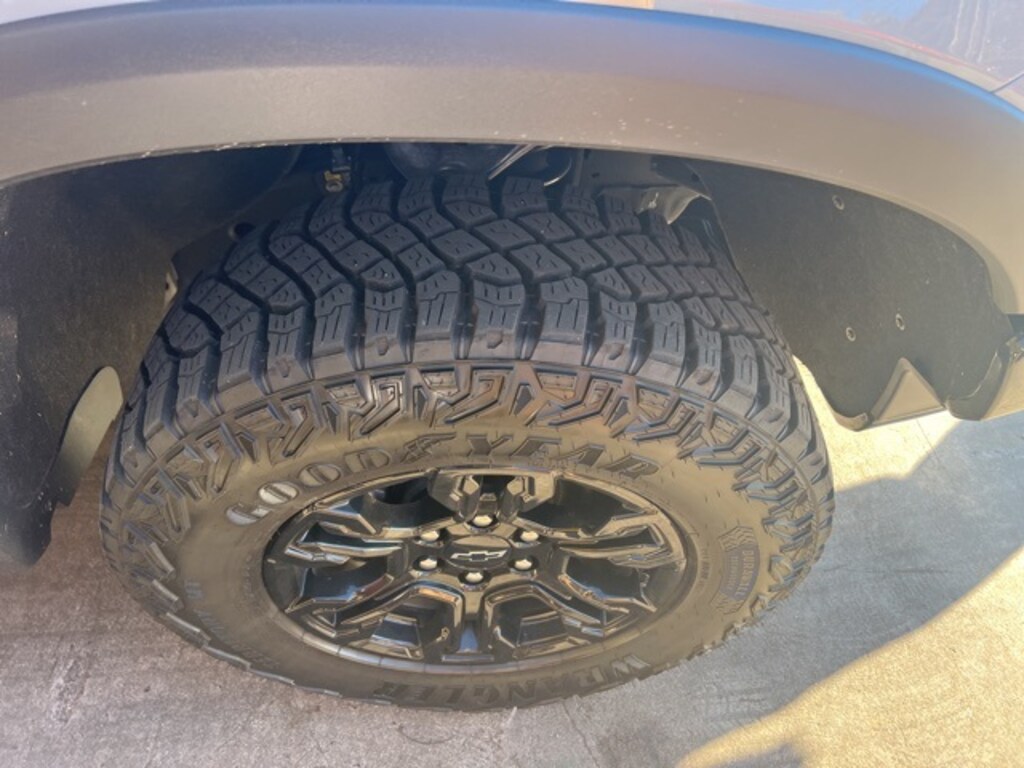 Used 2025 Chevrolet Silverado 1500 ZR2 Truck