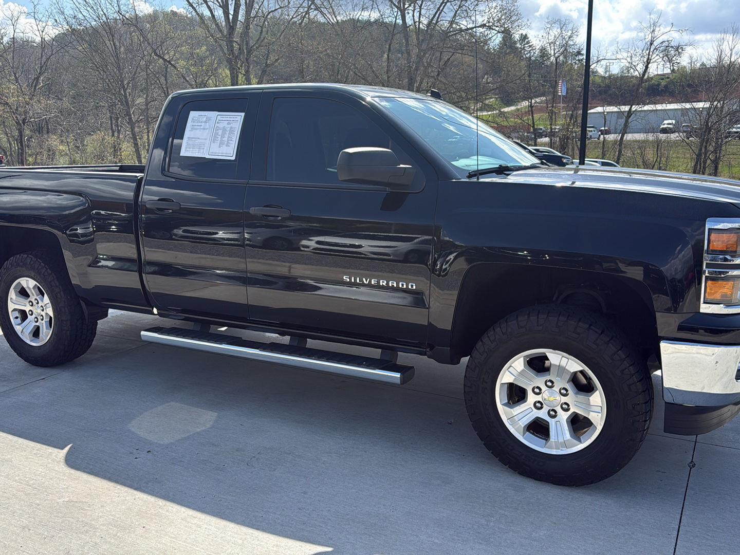 View vehicle photo 2