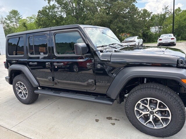 2025 Jeep Wrangler Sport S photo 2