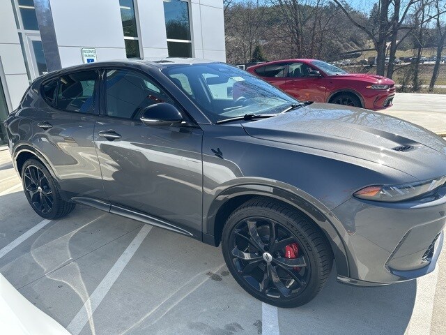 2024 Dodge Hornet R/T photo 2